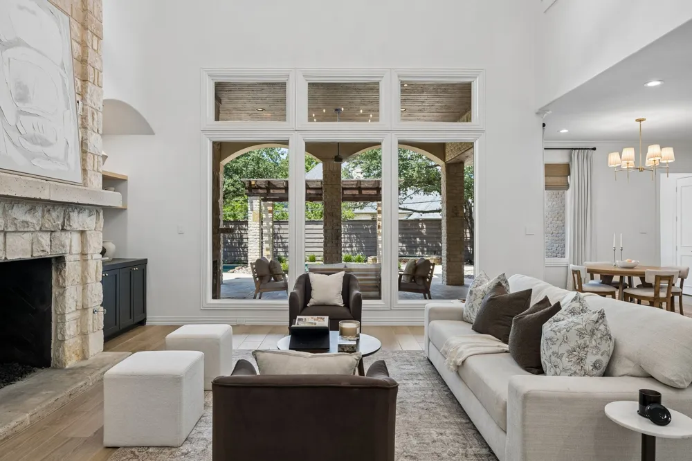 6823 Lakehurst Avenue Dallas, TX 75230