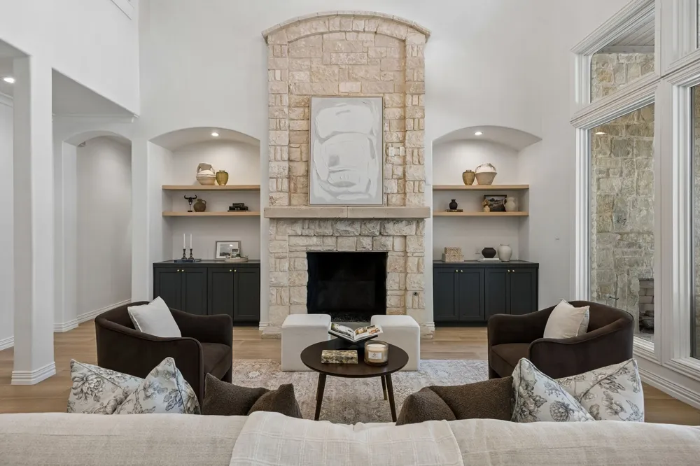 6823 Lakehurst Avenue Dallas, TX 75230