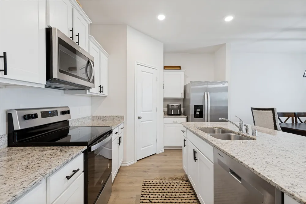 2303 Peregrine Way Crandall, TX 75114