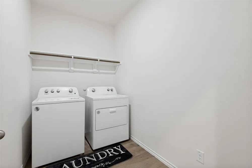 2303 Peregrine Way Crandall, TX 75114