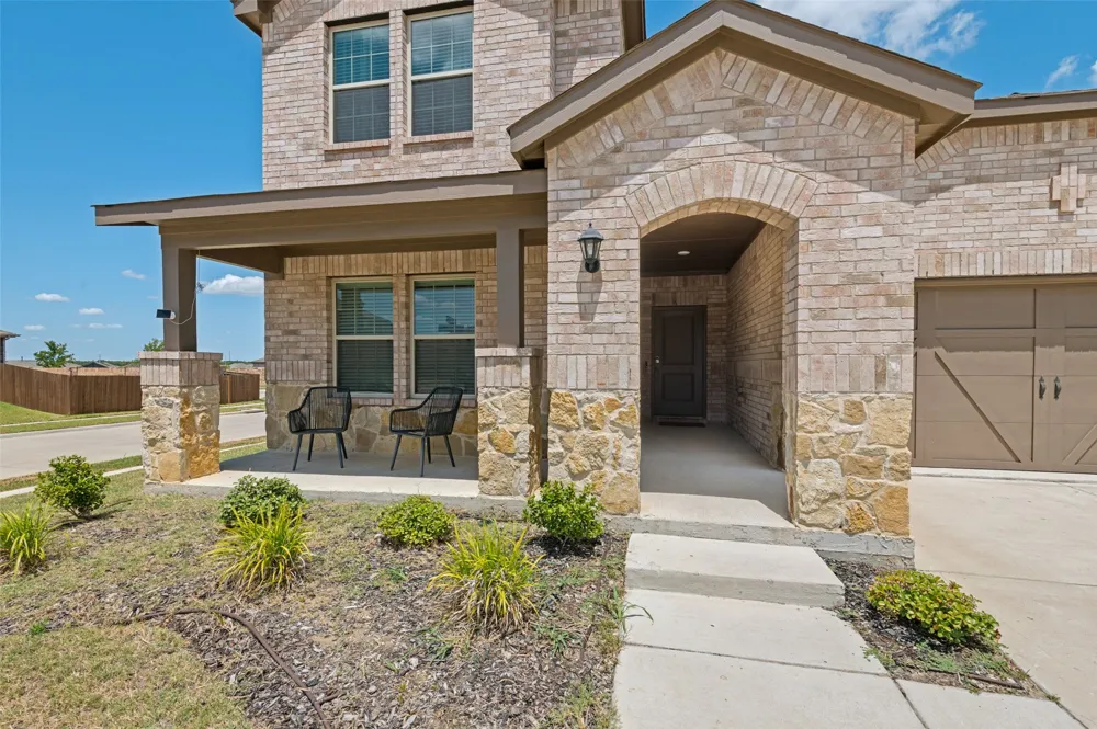 2303 Peregrine Way Crandall, TX 75114