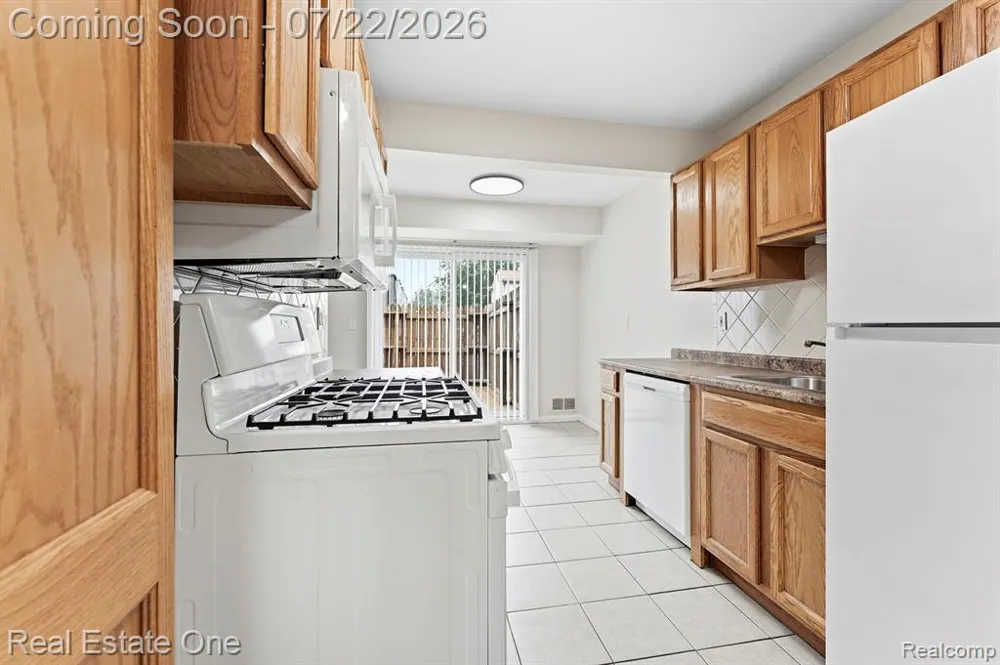 15588 Dupage Boulevard Taylor, MI 48180