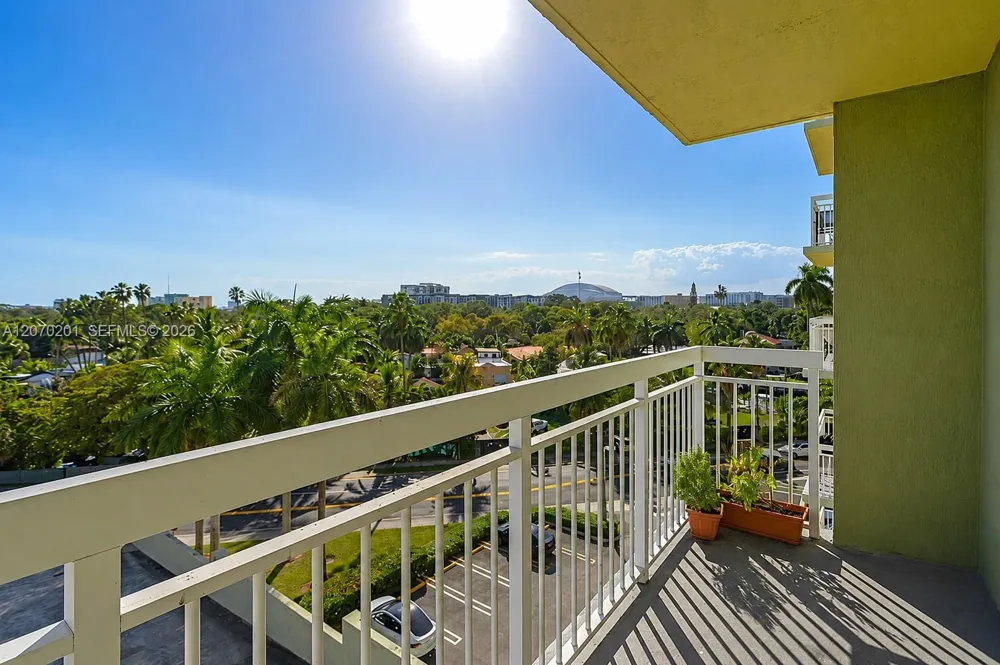 816 NW 11th St #607 Miami, FL 33136