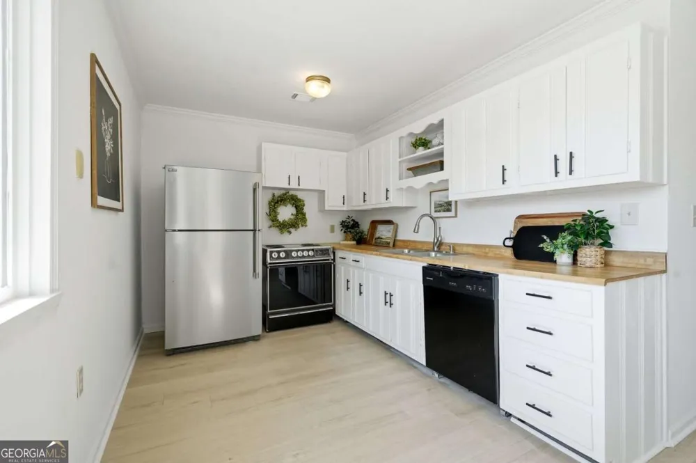 380 Fredricks CV Dawsonville, GA 30534