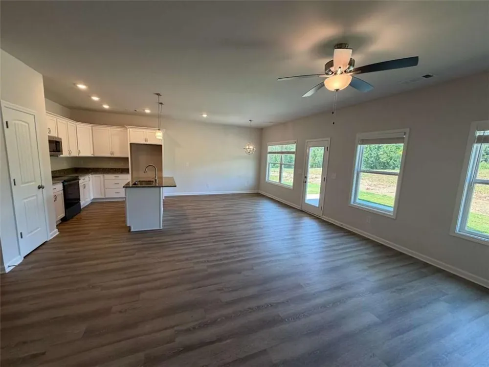 653 Dortch Road Eastanollee, GA 30538