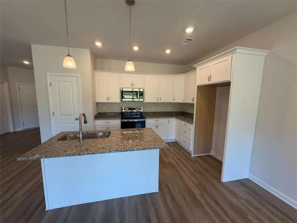 653 Dortch Road Eastanollee, GA 30538