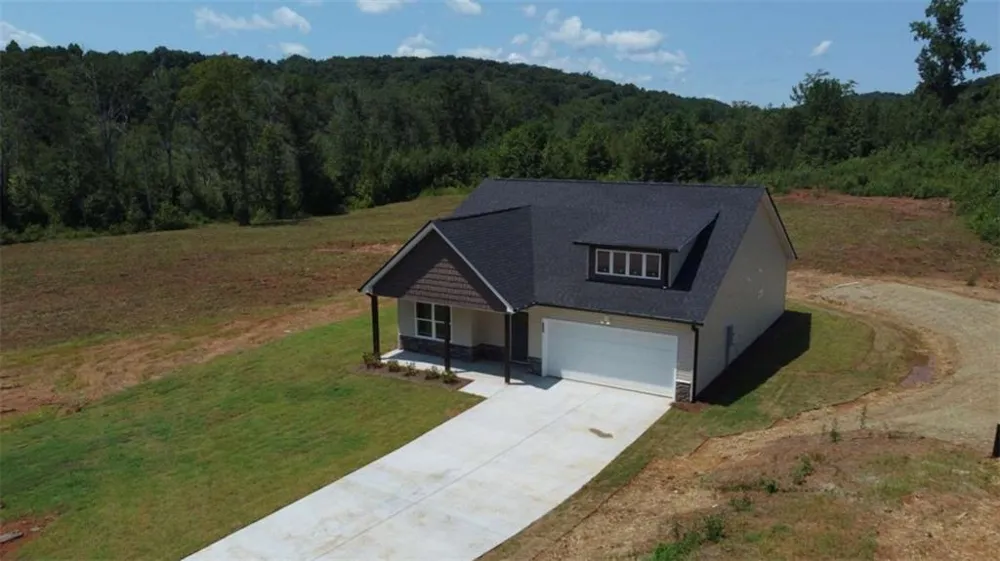 653 Dortch Road Eastanollee, GA 30538