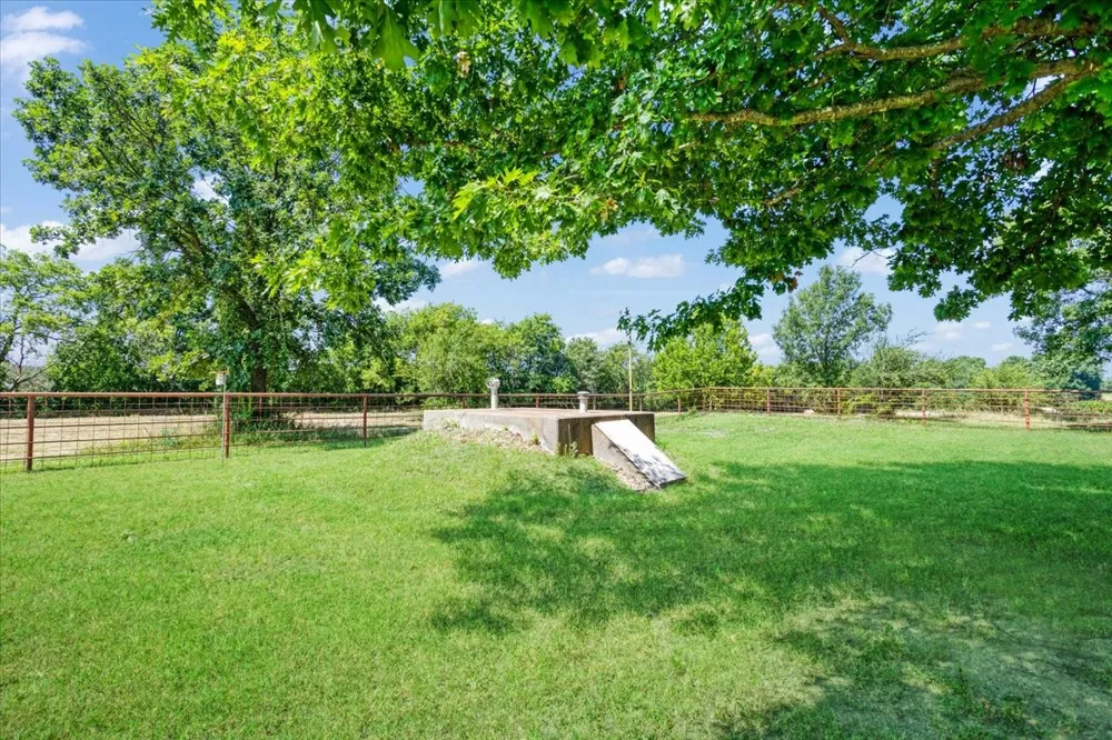 5393 State Highway 5 Van Alstyne, TX 75495