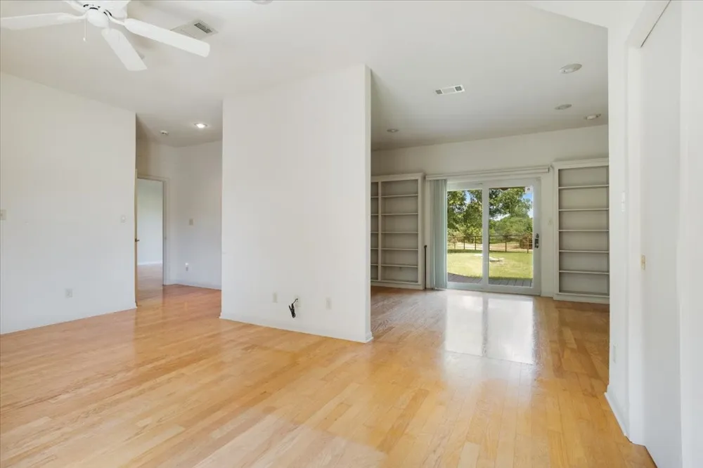 5393 State Highway 5 Van Alstyne, TX 75495