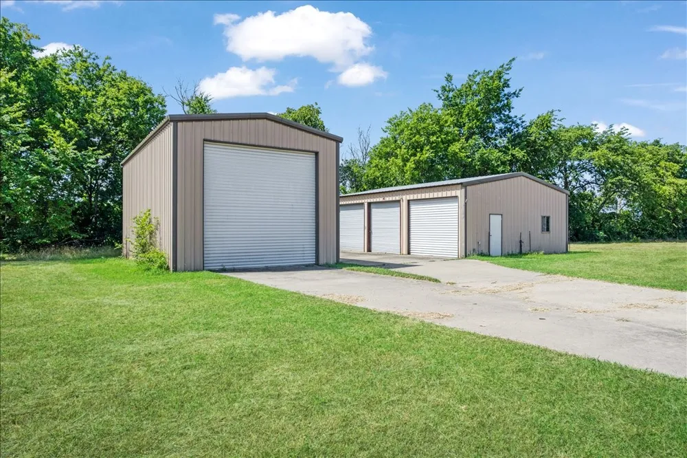 5393 State Highway 5 Van Alstyne, TX 75495