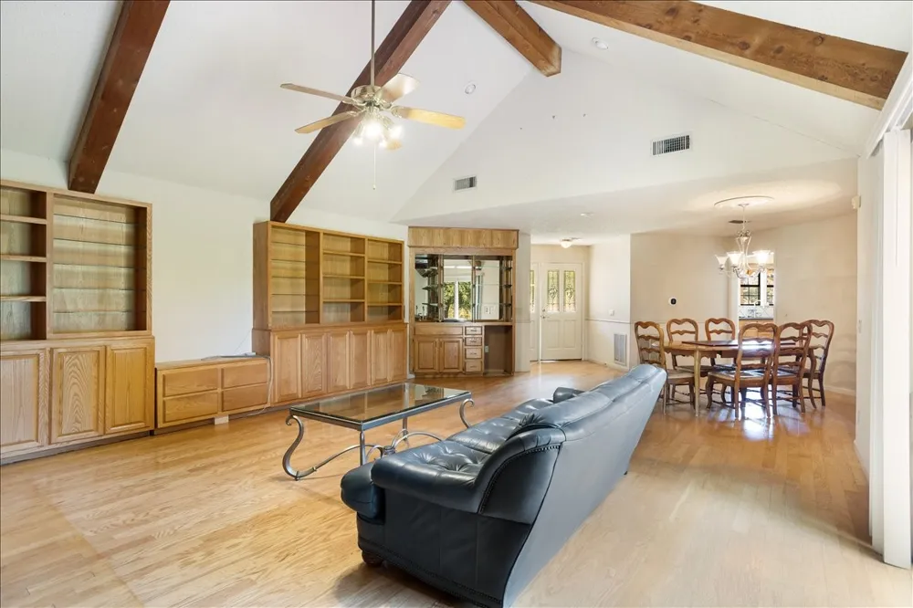 5393 State Highway 5 Van Alstyne, TX 75495