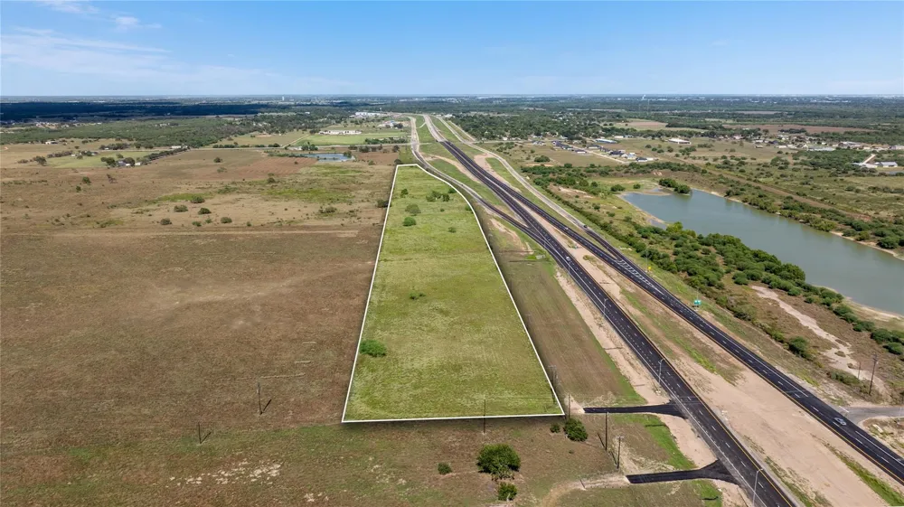 18804 Nw Zac Lentz Parkway Victoria, TX 77905