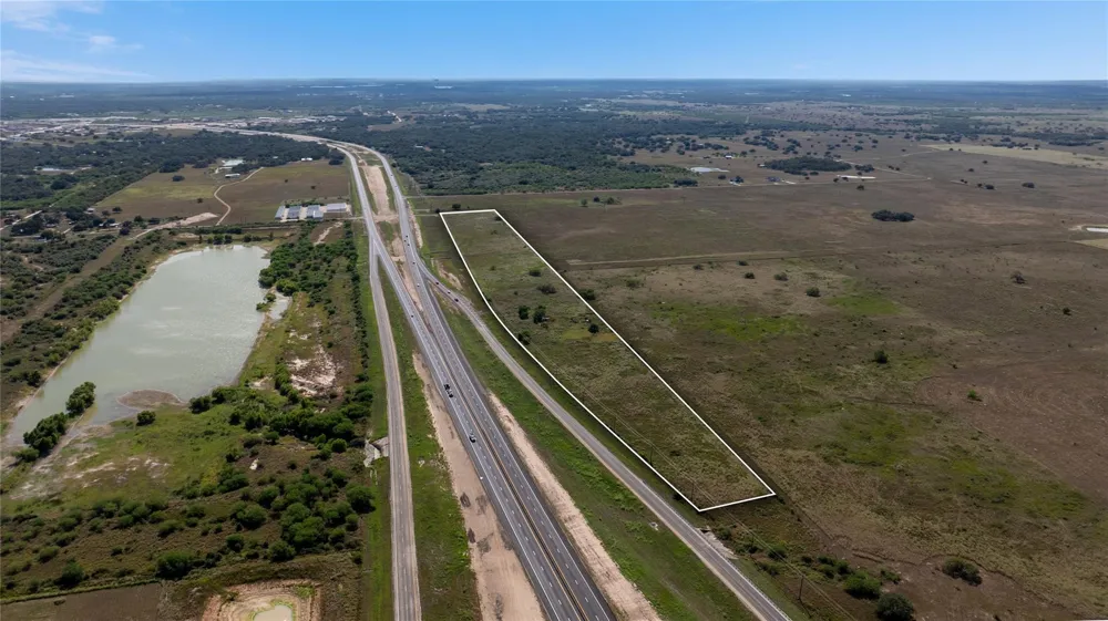 18804 Nw Zac Lentz Parkway Victoria, TX 77905