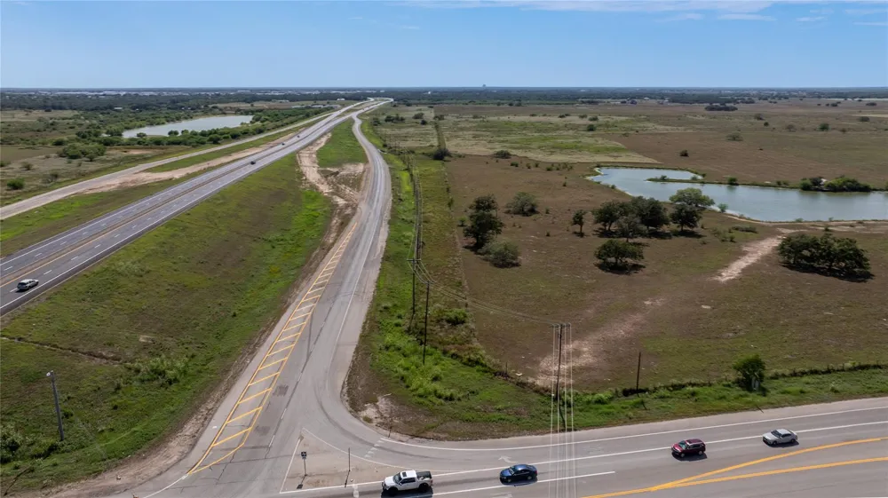 18804 Nw Zac Lentz Parkway Victoria, TX 77905
