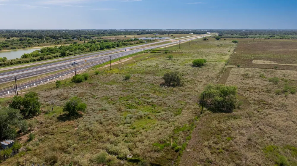 18804 Nw Zac Lentz Parkway Victoria, TX 77905