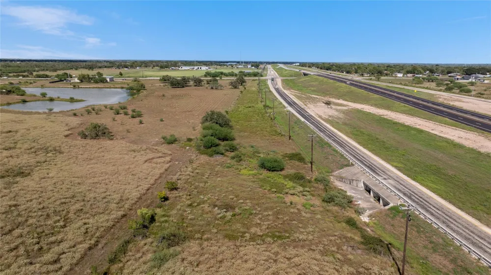 18804 Nw Zac Lentz Parkway Victoria, TX 77905