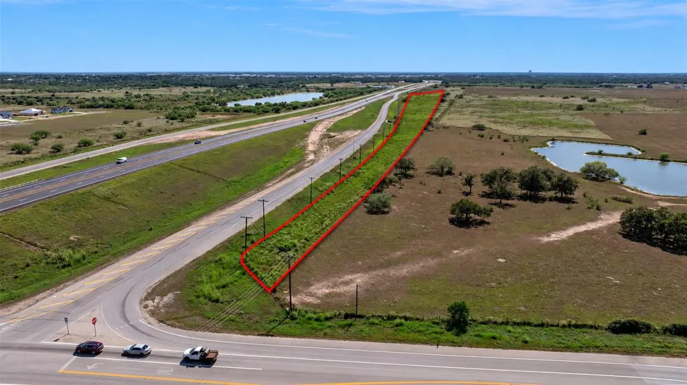 18804 Nw Zac Lentz Parkway Victoria, TX 77905