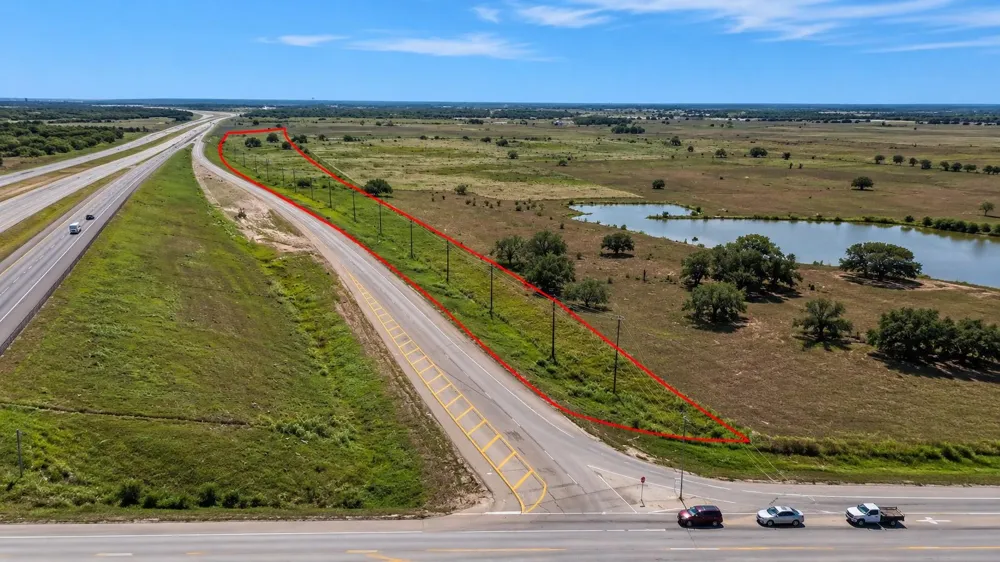 18804 Nw Zac Lentz Parkway Victoria, TX 77905