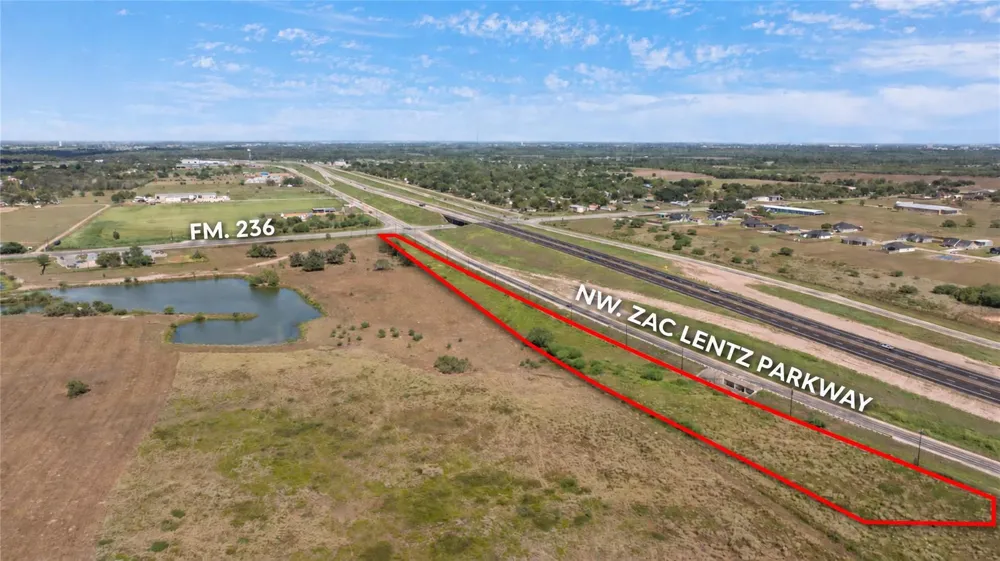 18804 Nw Zac Lentz Parkway Victoria, TX 77905