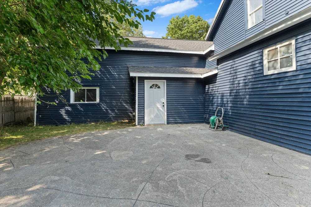 1118 Colfax Avenue Benton Harbor City, MI 49022