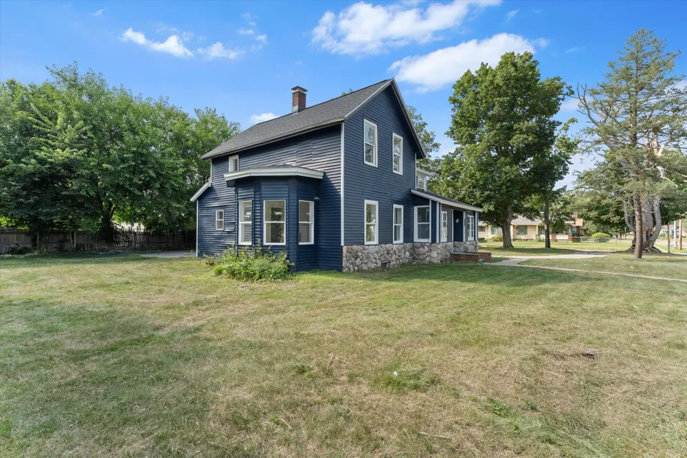1118 Colfax Avenue Benton Harbor City, MI 49022