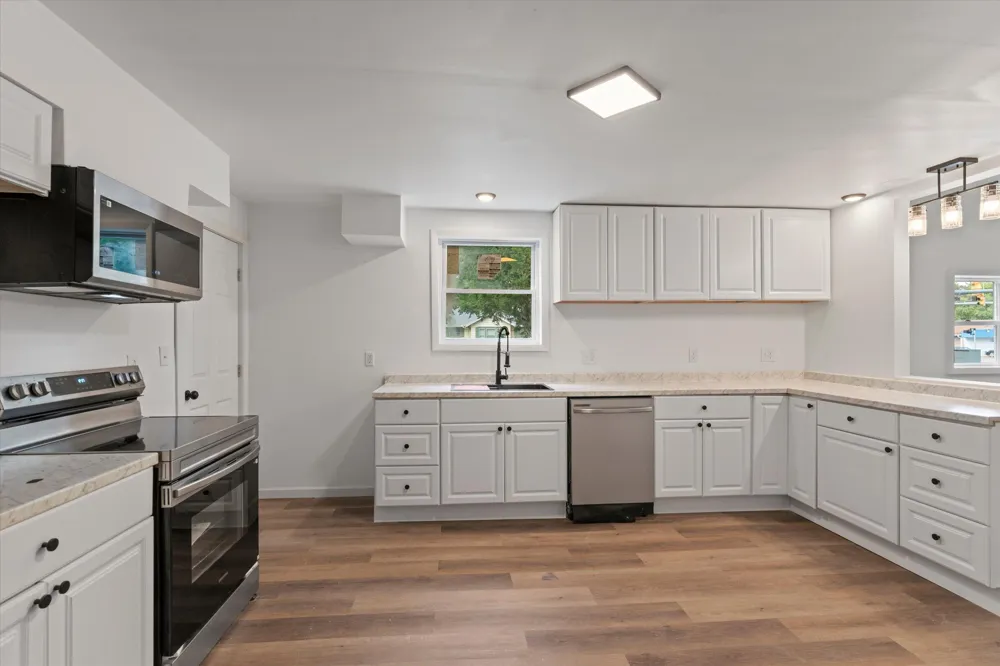 1118 Colfax Avenue Benton Harbor City, MI 49022