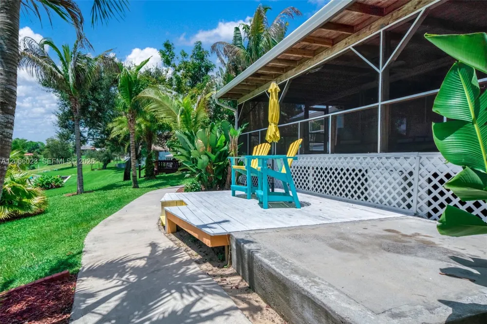 137 McCoy Dr Lake Placid, FL 33852