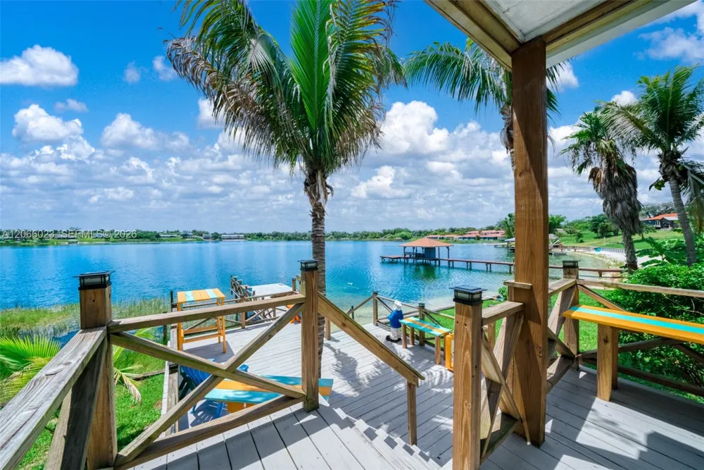 137 McCoy Dr Lake Placid, FL 33852