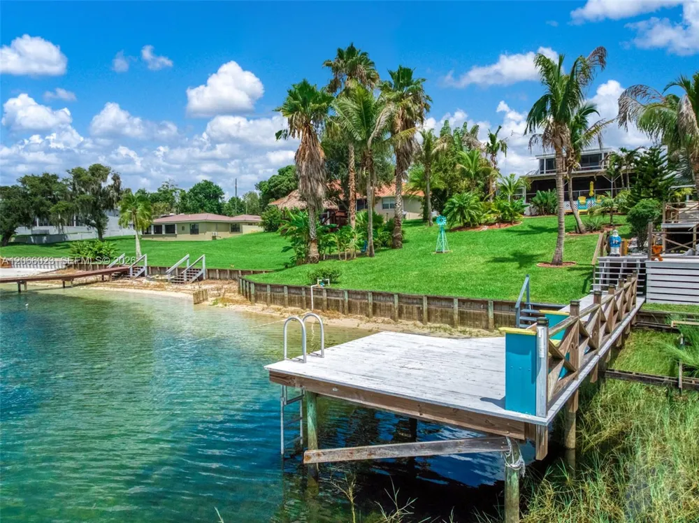 137 McCoy Dr Lake Placid, FL 33852