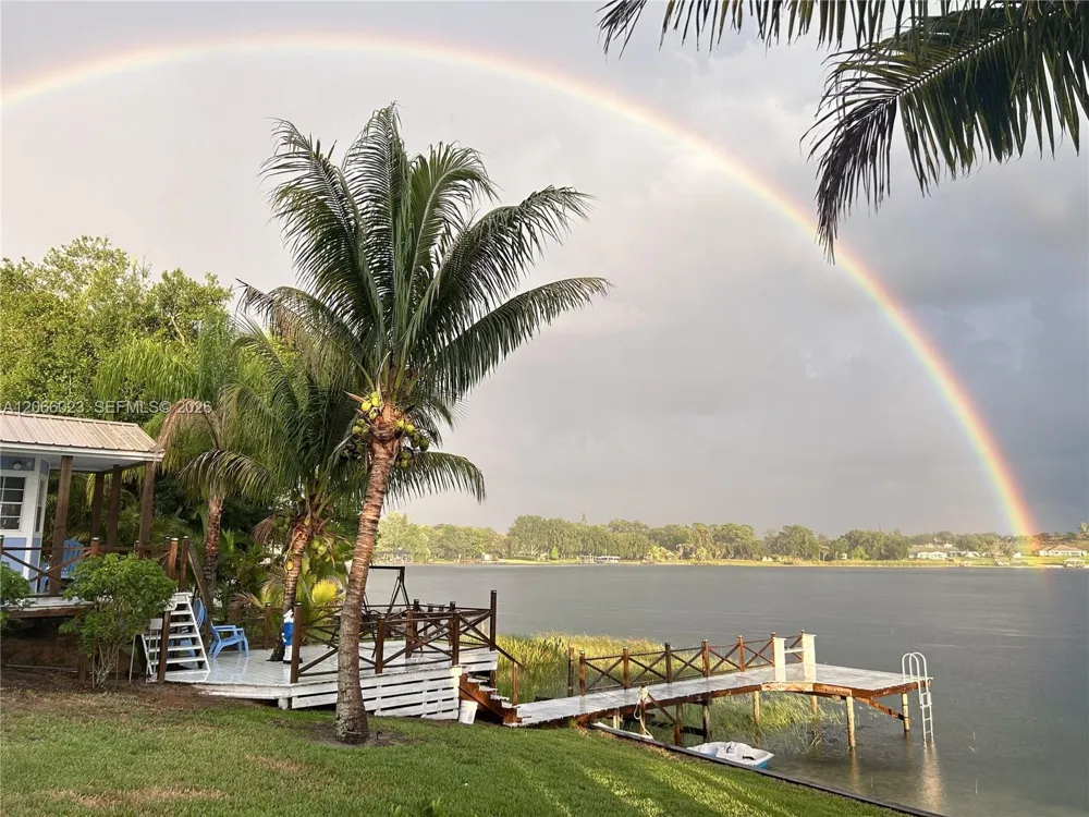 137 McCoy Dr Lake Placid, FL 33852