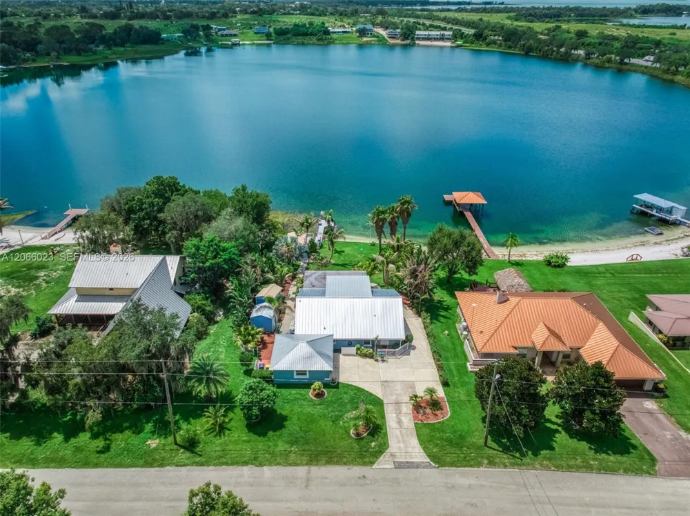 137 McCoy Dr Lake Placid, FL 33852