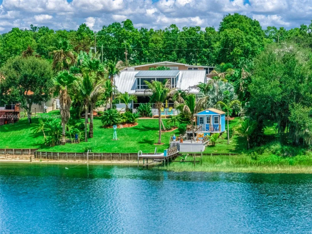 137 McCoy Dr Lake Placid, FL 33852