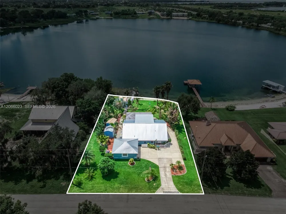 137 McCoy Dr Lake Placid, FL 33852
