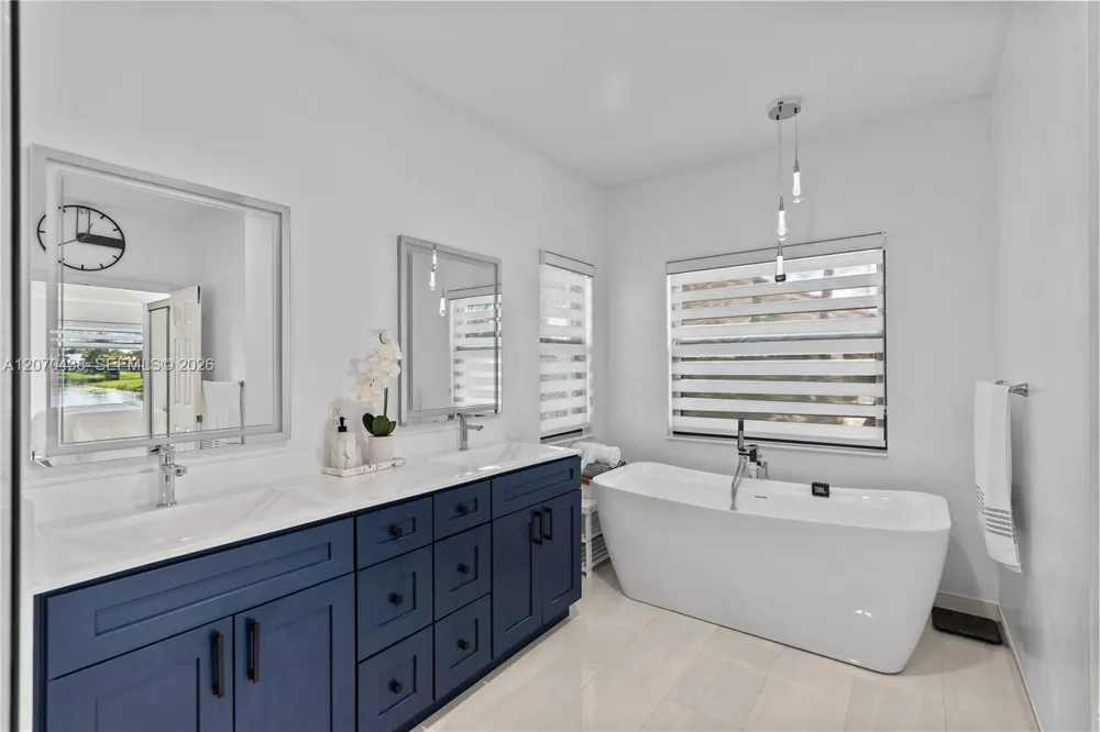 451 NW 194th Ave Pembroke Pines, FL 33029