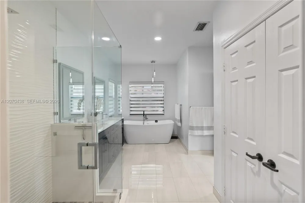 451 NW 194th Ave Pembroke Pines, FL 33029