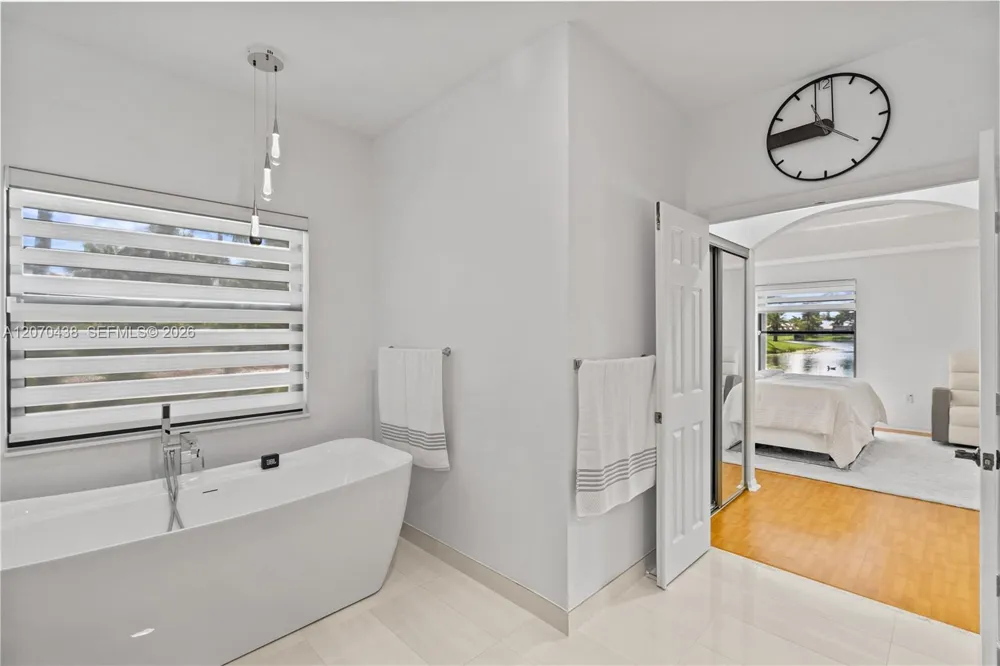 451 NW 194th Ave Pembroke Pines, FL 33029