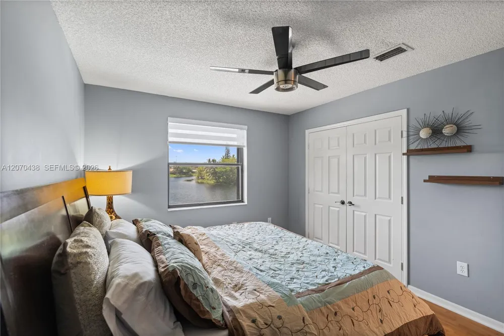 451 NW 194th Ave Pembroke Pines, FL 33029