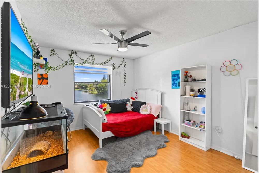 451 NW 194th Ave Pembroke Pines, FL 33029