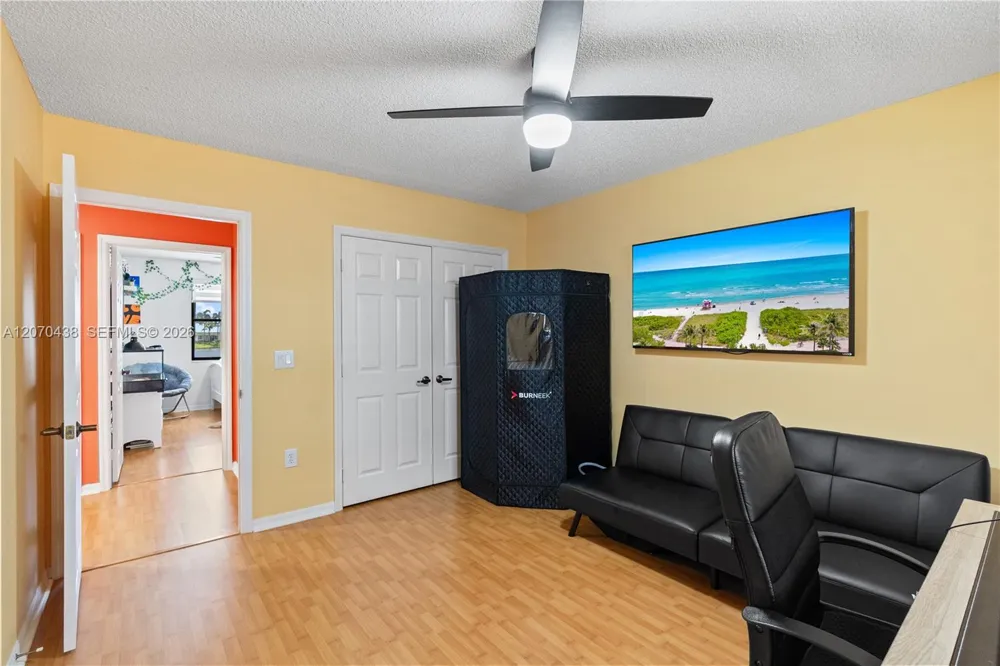451 NW 194th Ave Pembroke Pines, FL 33029