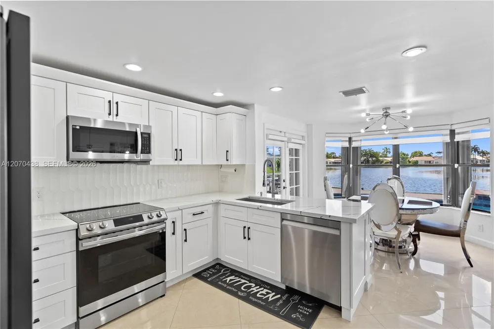 451 NW 194th Ave Pembroke Pines, FL 33029