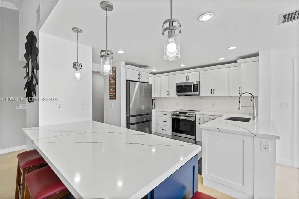 451 NW 194th Ave Pembroke Pines, FL 33029
