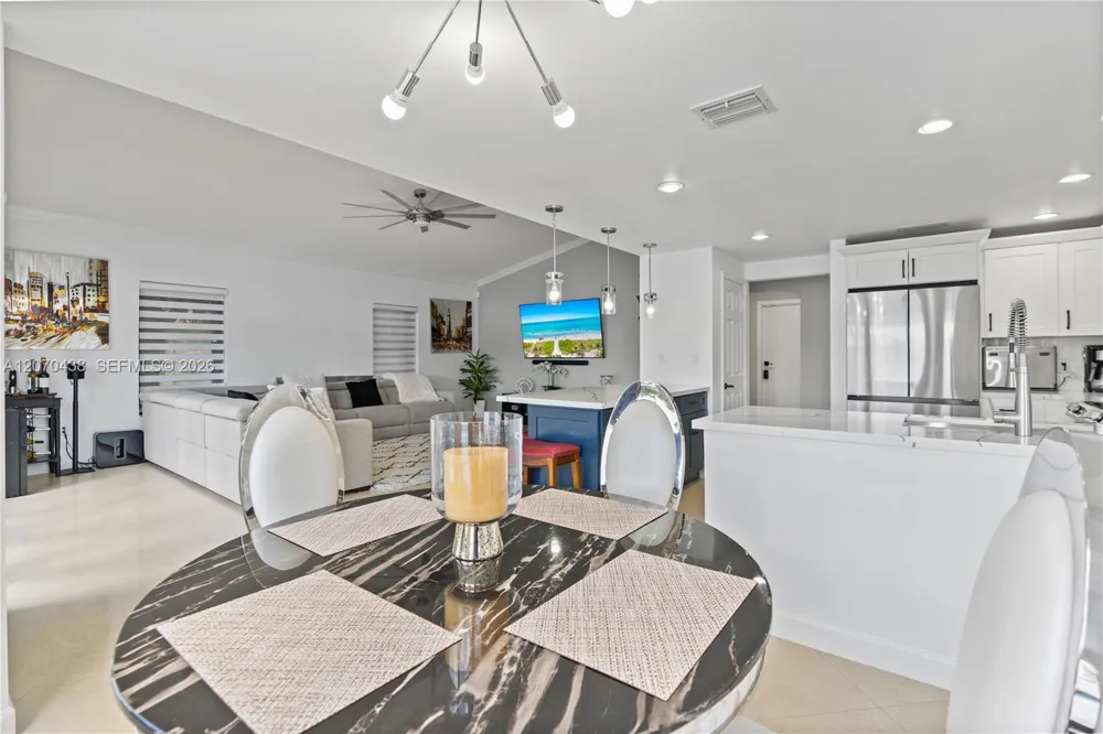 451 NW 194th Ave Pembroke Pines, FL 33029