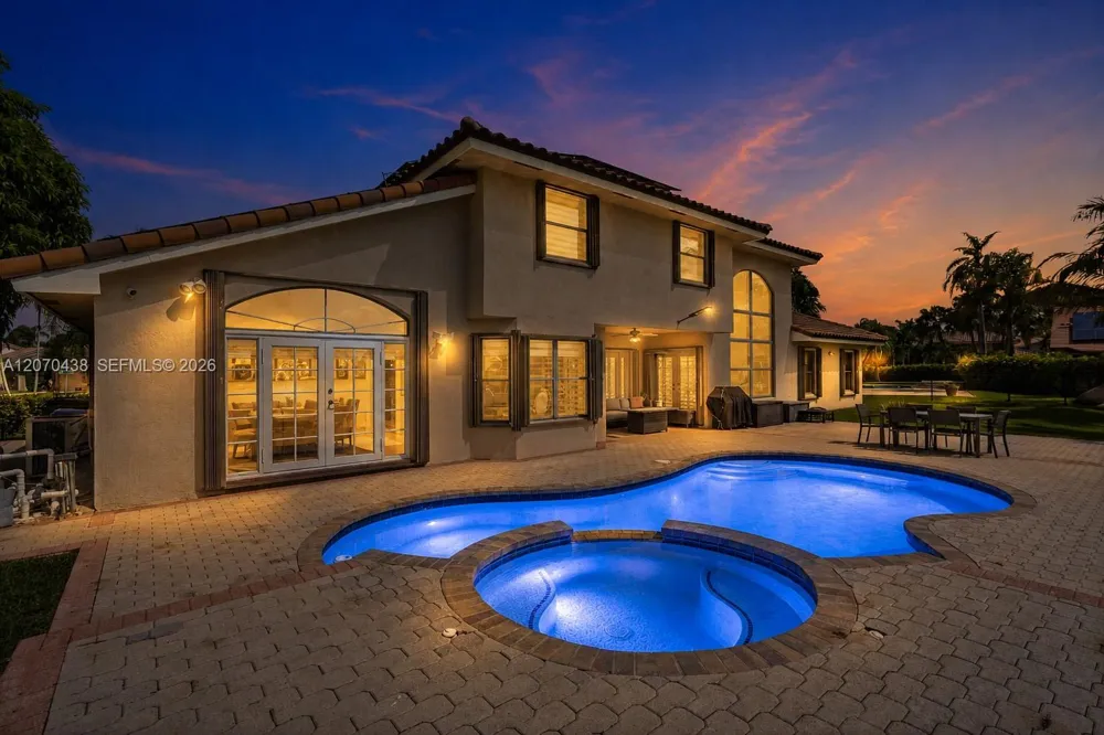 451 NW 194th Ave Pembroke Pines, FL 33029
