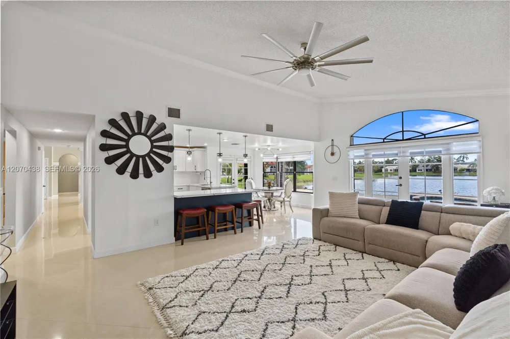 451 NW 194th Ave Pembroke Pines, FL 33029