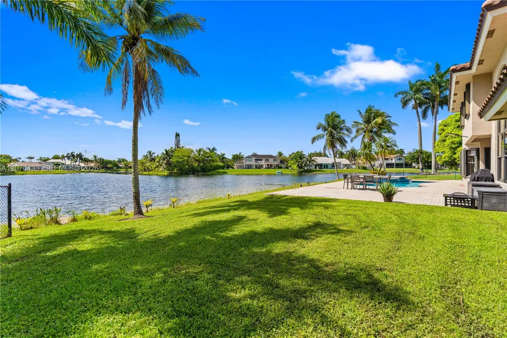 451 NW 194th Ave Pembroke Pines, FL 33029