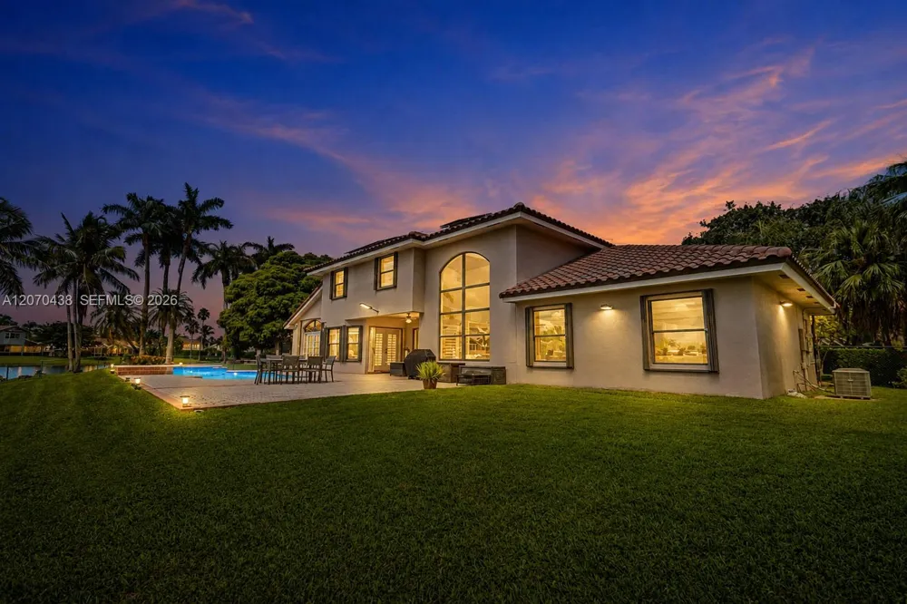 451 NW 194th Ave Pembroke Pines, FL 33029
