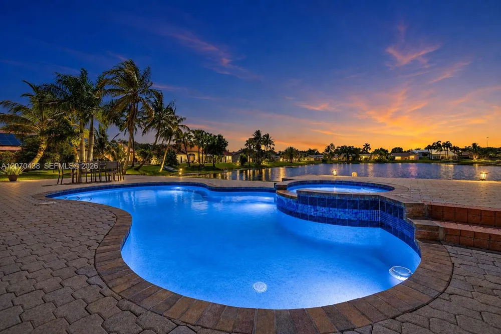 451 NW 194th Ave Pembroke Pines, FL 33029