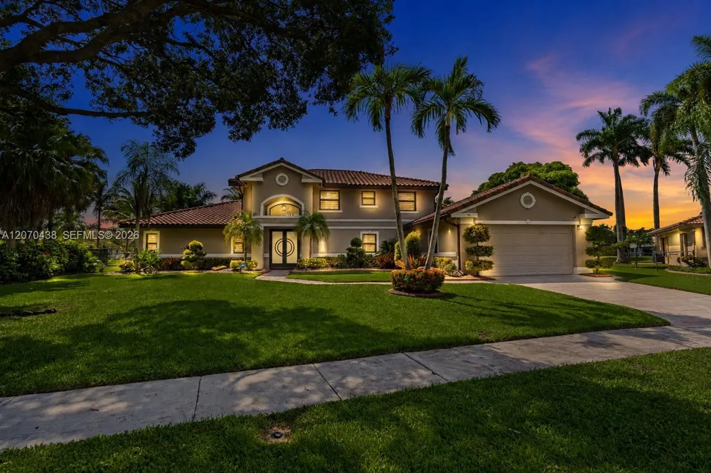 451 NW 194th Ave Pembroke Pines, FL 33029