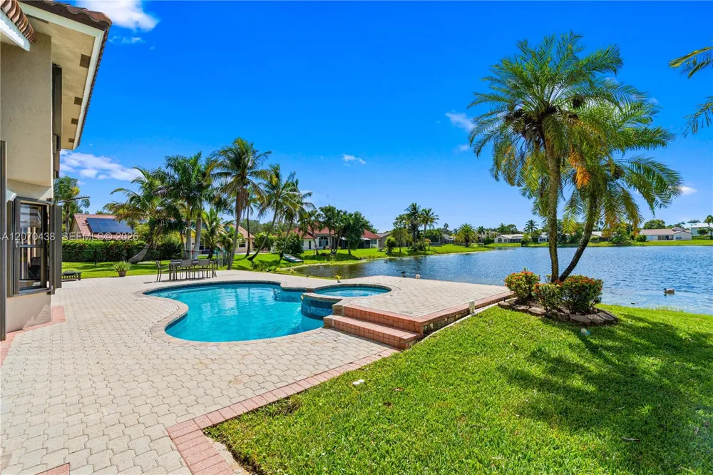 451 NW 194th Ave Pembroke Pines, FL 33029