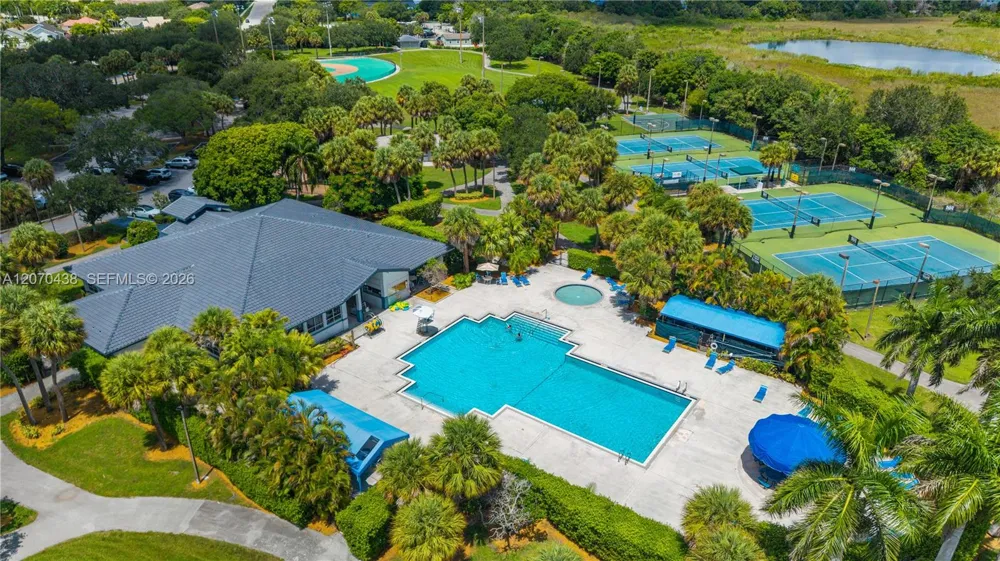 451 NW 194th Ave Pembroke Pines, FL 33029